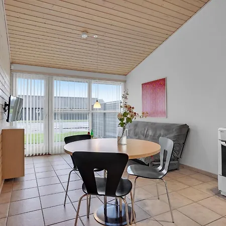 2 Bedroom Lovely In *