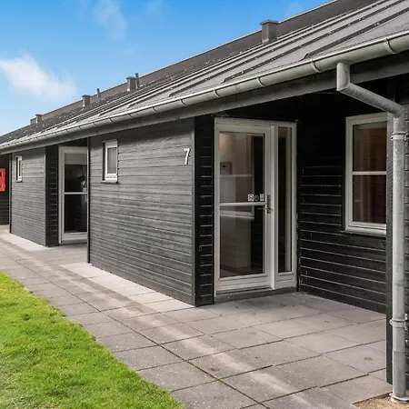 2 Bedroom Lovely In *