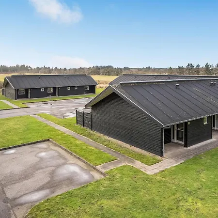 2 Bedroom Lovely In Holiday home